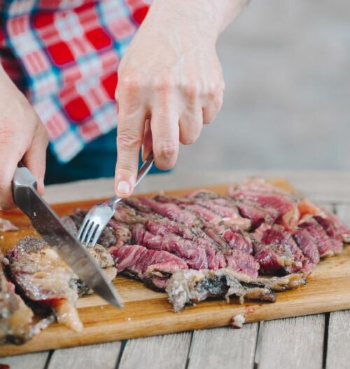 carne recién salida de la barbacoa