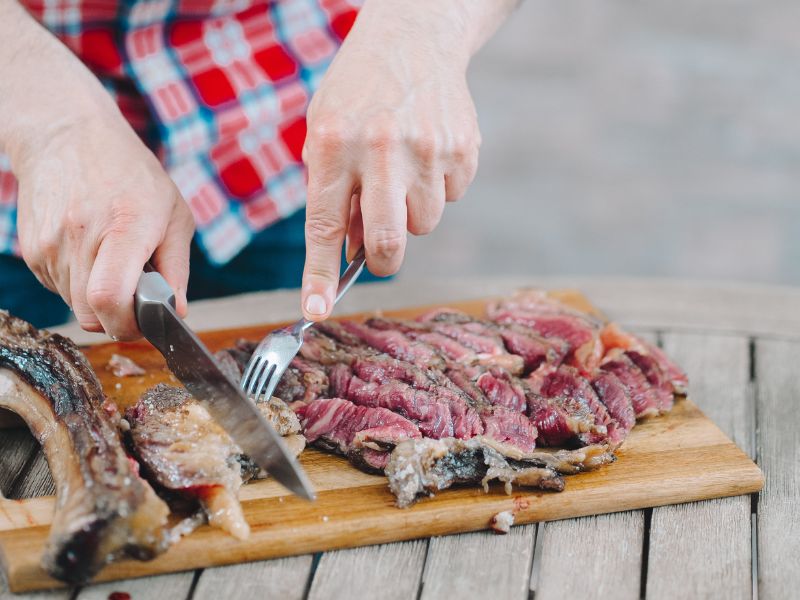 carne recién salida de la barbacoa