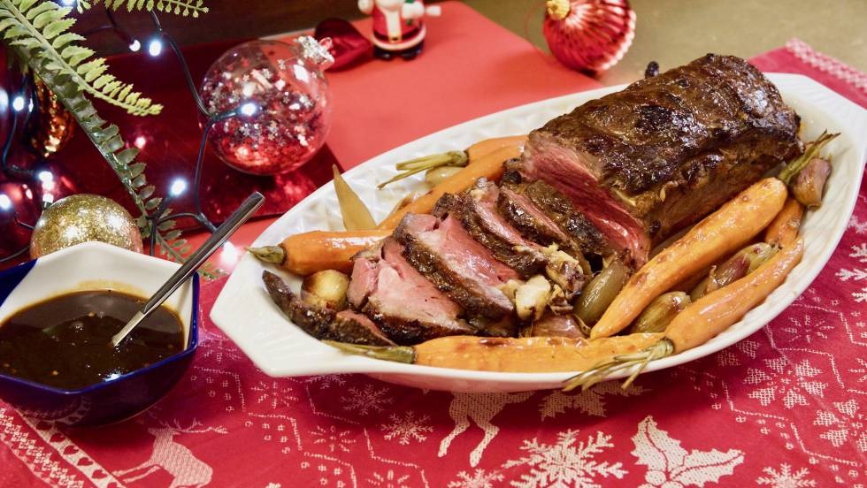 Mesa navideña con carne